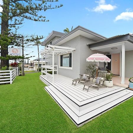 Little Palm Cabins Lake Cathie Exterior photo